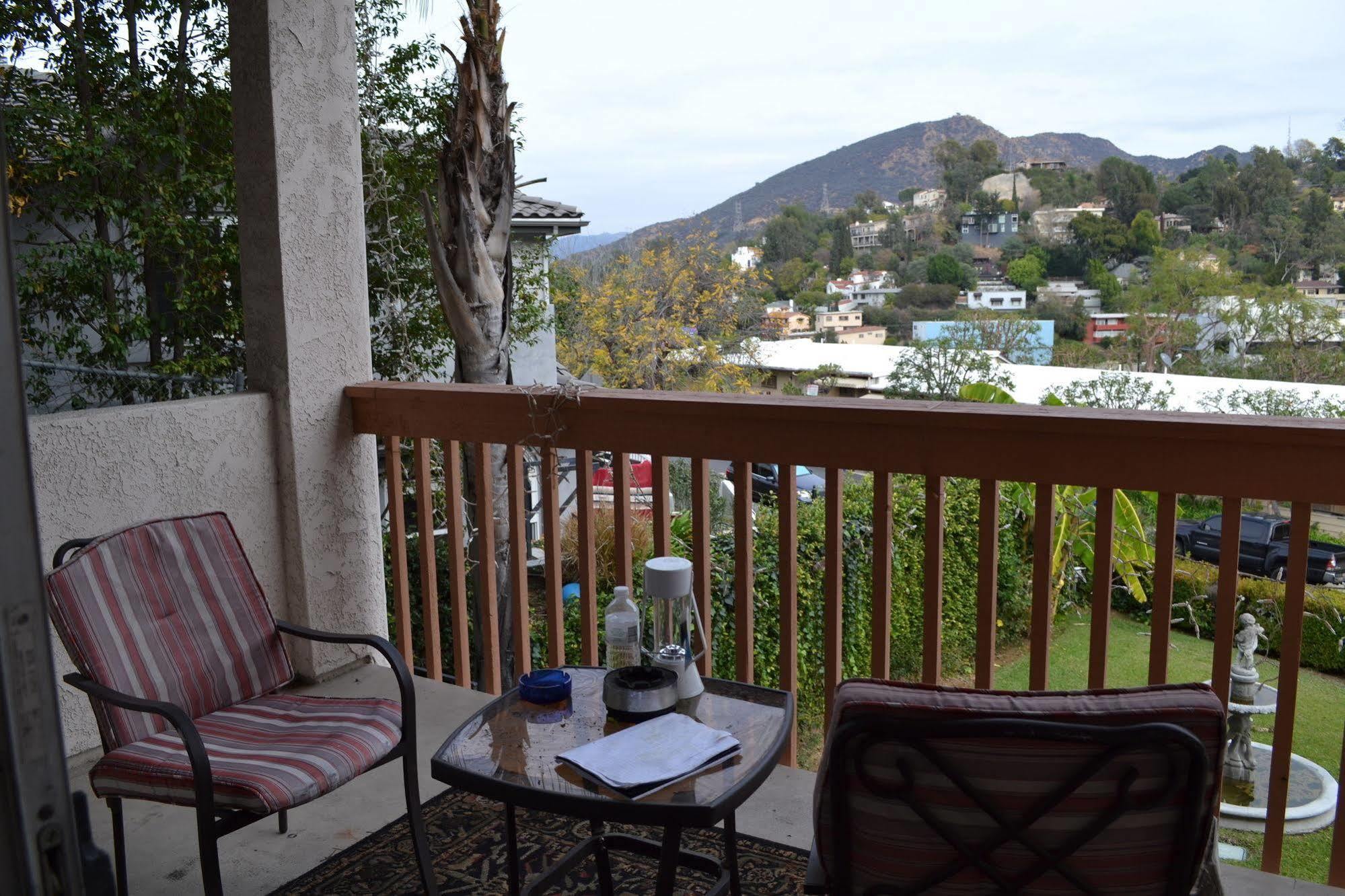 In Hollywood Hills Bed & Breakfast Los Angeles