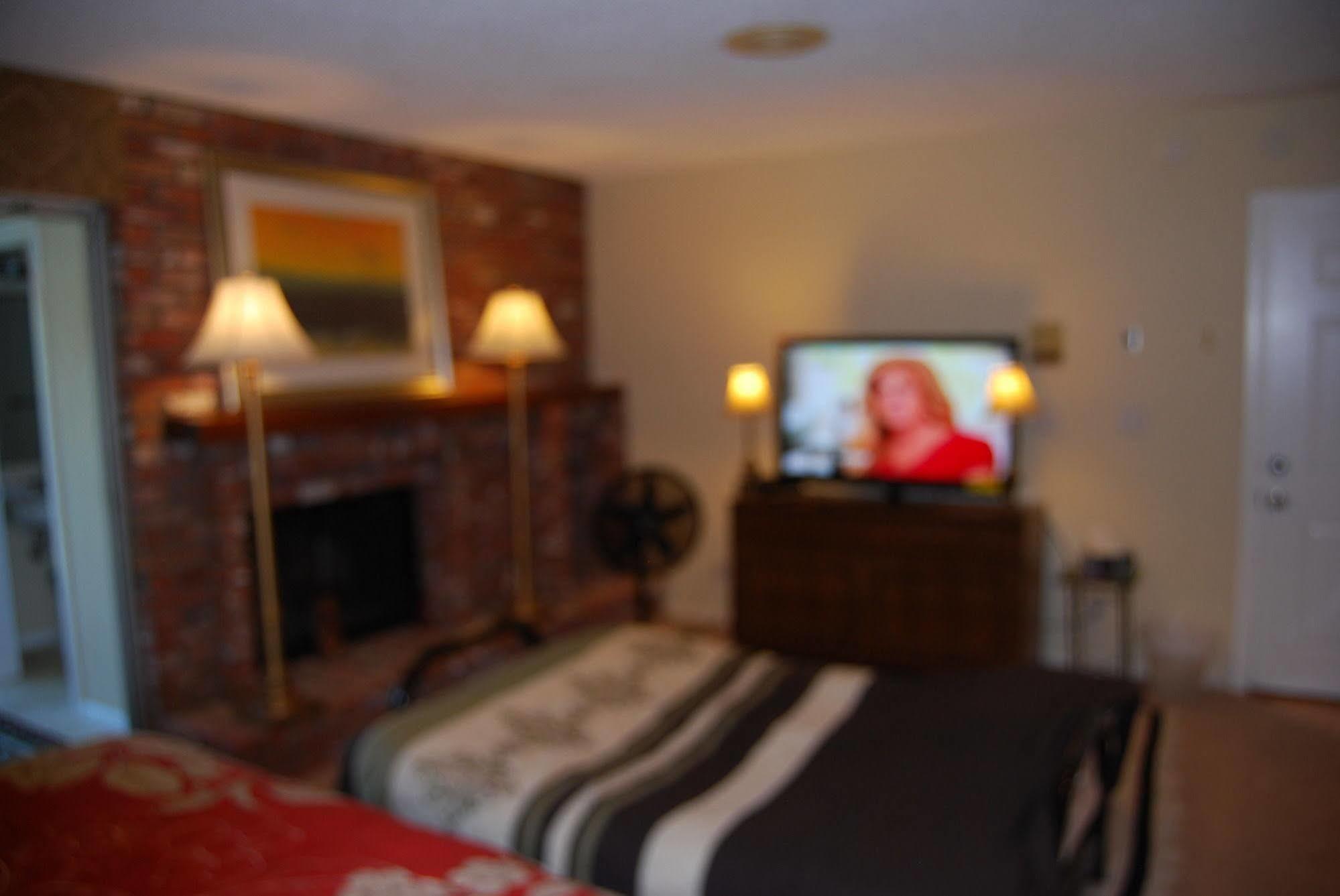 In Hollywood Hills Bed & Breakfast