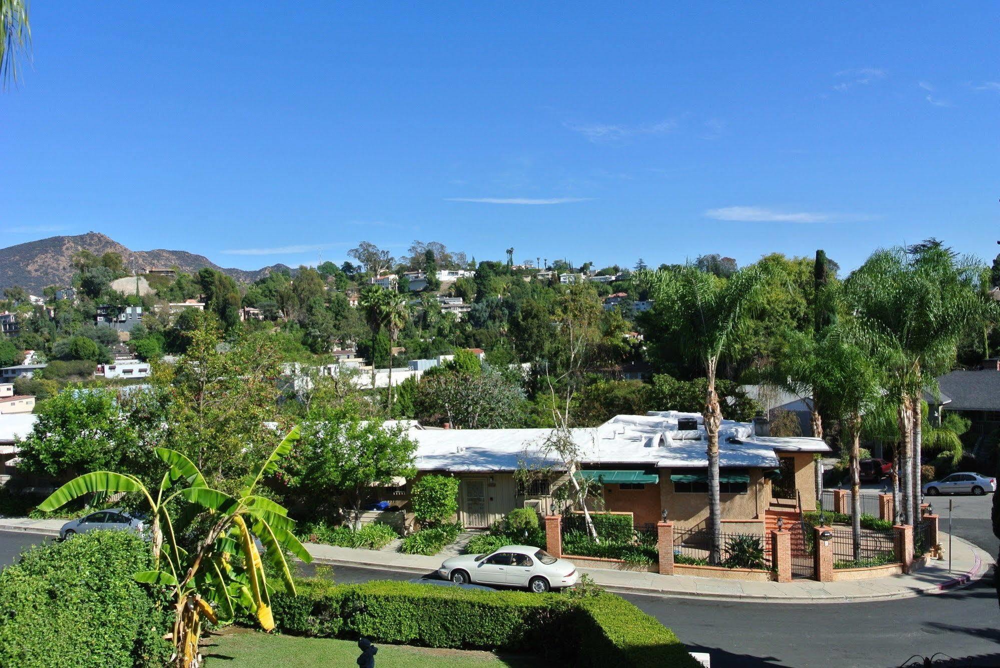 Bed & Breakfast In Hollywood Hills