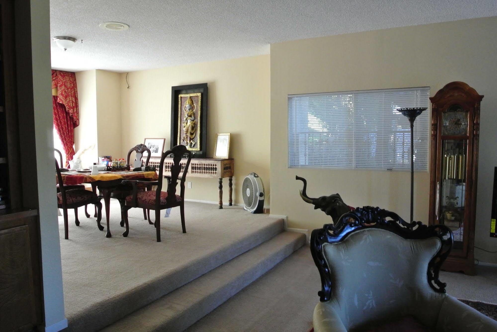 In Hollywood Hills Bed & Breakfast