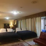 Bed And Breakfast In Hollywood Hills